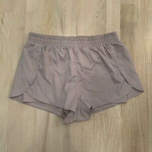 Girlfriend Collective trail shorts size Medium
